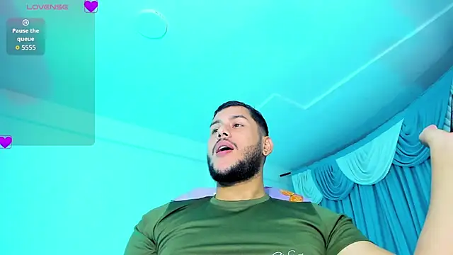 Snapshot of Hot_Latino_boy_ chatting on October 23, 2025, 4:00 am Hot Latino boy online show from October 23, 2025, 4:00 am