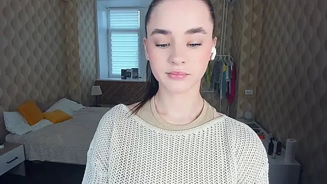 JinnyMcie online show from October 28, 2025, 9:19 am