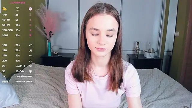 JinnyMcie online show from March 20, 2026, 10:05 am