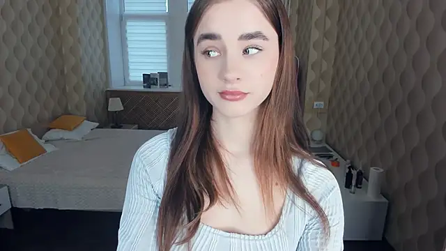 JinnyMcie online show from October 25, 2025, 1:12 pm