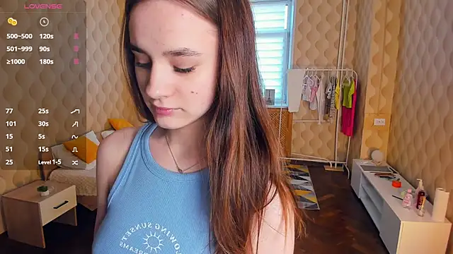 JinnyMcie online show from December 14, 2025, 11:05 am