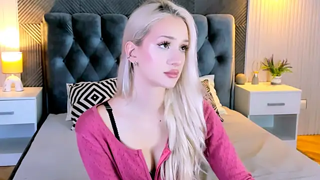 Snapshot of SugarWhisper chatting on October 10, 2025, 4:41 pm SugarWhisper online show from October 10, 2025, 4:41 pm