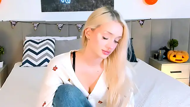 Snapshot of SugarWhisper chatting on October 31, 2025, 4:47 pm SugarWhisper online show from October 31, 2025, 4:47 pm