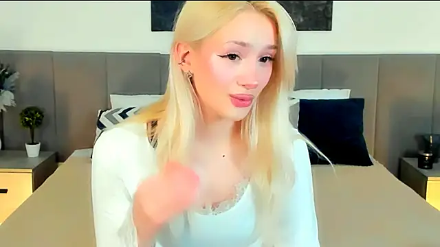 SugarWhisper online show from March 18, 2026, 3:46 pm