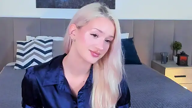 Snapshot of SugarWhisper chatting on October 11, 2025, 3:46 pm SugarWhisper online show from October 11, 2025, 3:46 pm