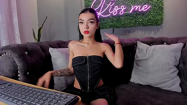 scarlettvelvet  online show from October 10, 2025, 3:13 pm