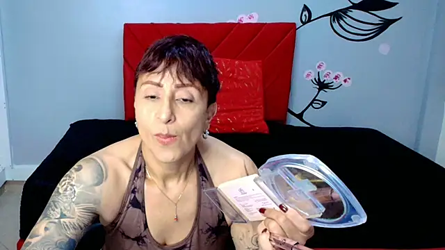 Snapshot of Charlotte__Gray chatting on October 11, 2025, 12:28 pm Charlotte Gray online show from October 11, 2025, 12:28 pm