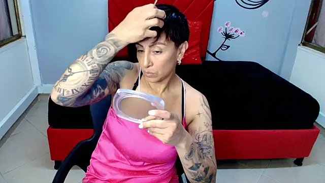 Snapshot of Charlotte__Gray chatting on October 12, 2025, 12:17 pm Charlotte Gray online show from October 12, 2025, 12:17 pm