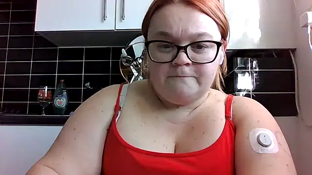 Curvy-AmyX online show from October 6, 2025, 4:30 pm