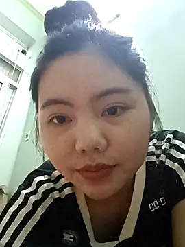 nhimxu online show from October 18, 2025, 1:35 pm