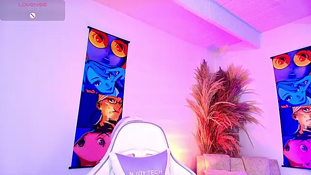 Bennuluspeach  online show from April 15, 2026, 11:49 am