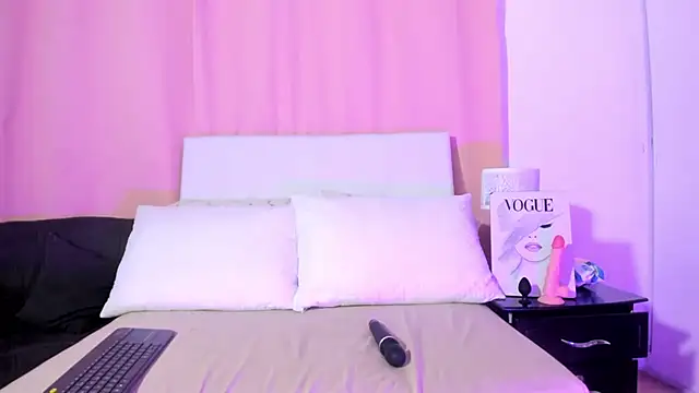 Celeeste Rose online show from November 6, 2025, 7:07 pm