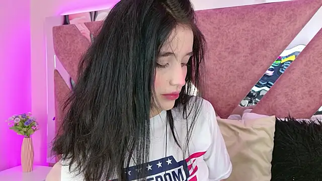 MeganR  online show from April 1, 2026, 3:30 am