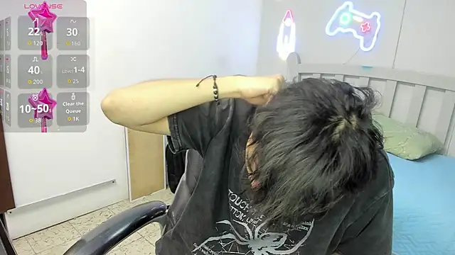 StiwenTwink online show from December 15, 2025, 2:12 pm