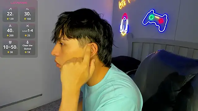 StiwenTwink online show from October 23, 2025, 1:54 pm