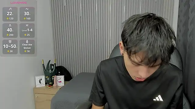 Snapshot of StiwenTwink chatting on June 2, 2026, 1:11 pm StiwenTwink online show from June 2, 2026, 1:11 pm