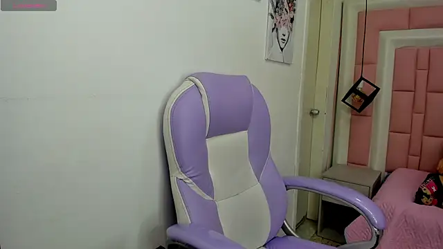 Snapshot of Klaret_Toy chatting on June 26, 2026, 2:56 pm Klaret Toy online show from June 26, 2026, 2:56 pm