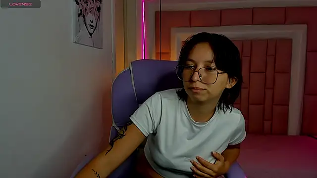 Snapshot of Klaret_Toy chatting on May 31, 2026, 6:09 pm Klaret Toy online show from May 31, 2026, 6:09 pm