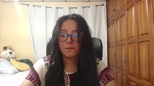 Venus cat  online show from April 3, 2026, 3:35 am