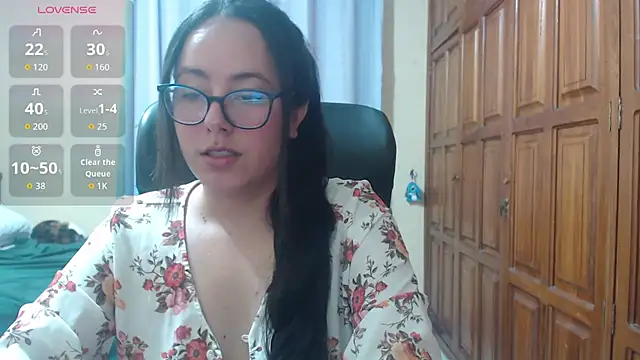 Venus cat  online show from January 18, 2026, 3:21 am