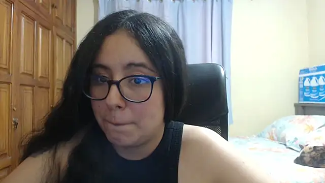 Venus cat  online show from December 1, 2025, 1:06 am