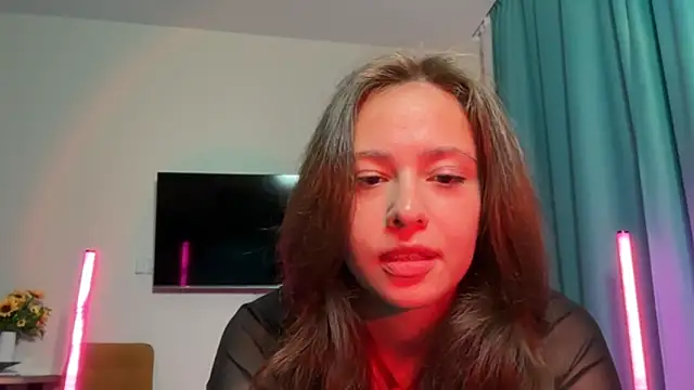 Snapshot of erikaa_miuu chatting on October 15, 2025, 5:43 pm erikaa miuu online show from October 15, 2025, 5:43 pm