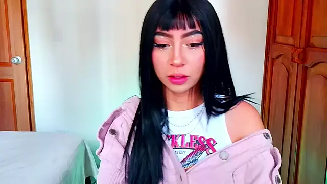 emma web  online show from November 1, 2025, 4:23 pm