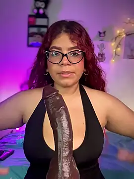 Snapshot of Solaangel_ chatting on April 18, 2026, 10:32 pm Solaangel online show from April 18, 2026, 10:32 pm