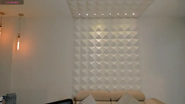 KylieJenkins online show from November 7, 2025, 11:15 am