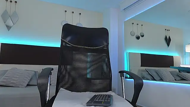 DanteeStone online show from November 29, 2025, 4:18 pm