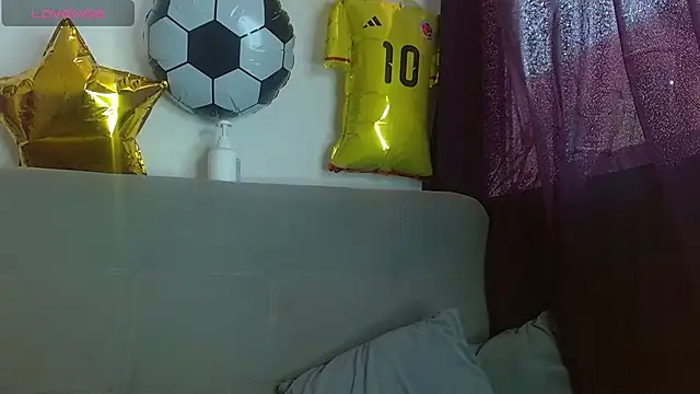 Snapshot of JuliethaFox chatting on July 4, 2026, 4:55 pm JuliethaFox online show from July 4, 2026, 4:55 pm