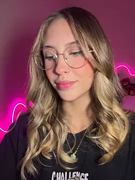 fanyabbey online show from April 18, 2026, 1:52 am