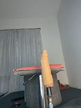 MerliaSsomer online show from February 3, 2026, 12:43 pm