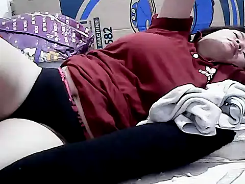 Snapshot of HornyPussie69 chatting on October 3, 2025, 7:48 pm HornyPussie69 online show from October 3, 2025, 7:48 pm