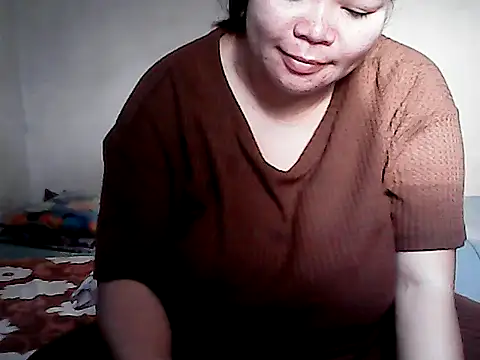 HornyPussie69 online show from December 3, 2025, 11:04 pm