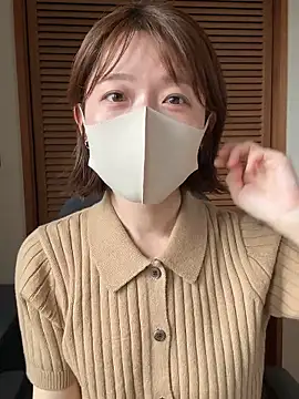 momo yuipu online show from October 16, 2025, 12:52 am