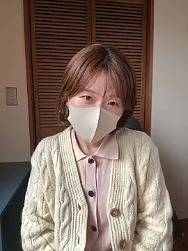 momo yuipu online show from October 21, 2025, 1:05 am