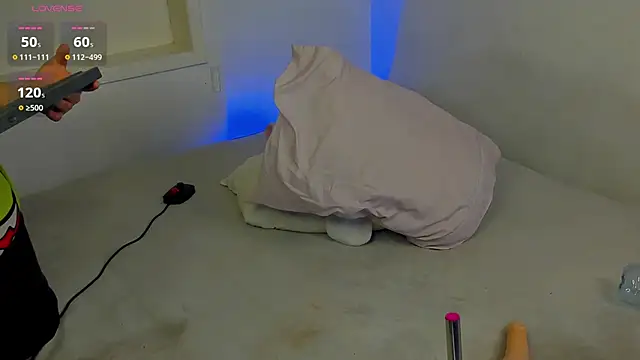 Alejarossi online show from March 21, 2026, 1:26 pm