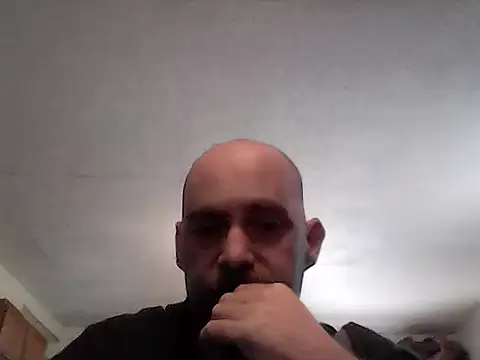 crazyheratic8 online show from February 24, 2026, 10:43 pm