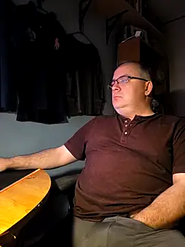 Iceman69696 online show from May 4, 2026, 5:00 am