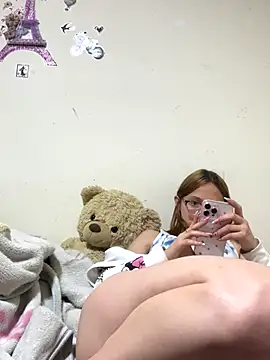 imariahot online show from October 10, 2025, 1:17 am