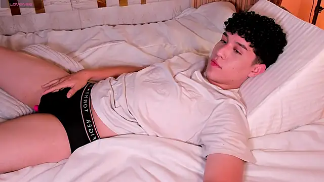 kai zareck online show from November 8, 2025, 12:09 pm