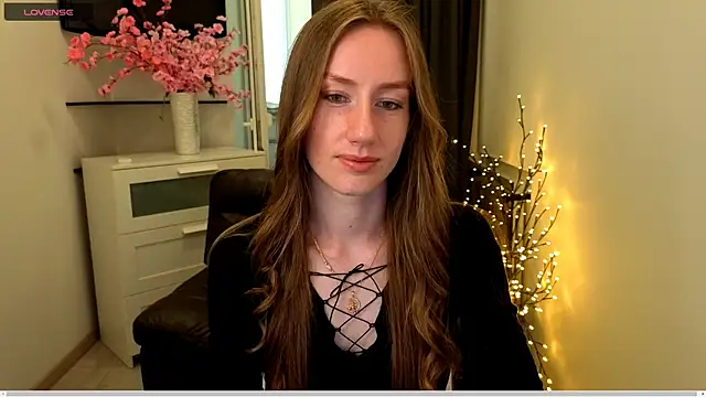 GoldenRose  online show from May 27, 2026, 11:50 am