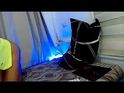 ella foxtrot online show from October 26, 2025, 2:01 am