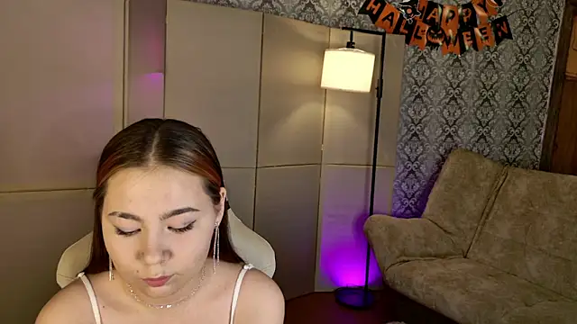 Snapshot of EmilyBlume chatting on October 30, 2025, 7:00 pm EmilyBlume online show from October 30, 2025, 7:00 pm