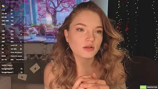 JulieLupo online show from April 7, 2026, 6:48 am