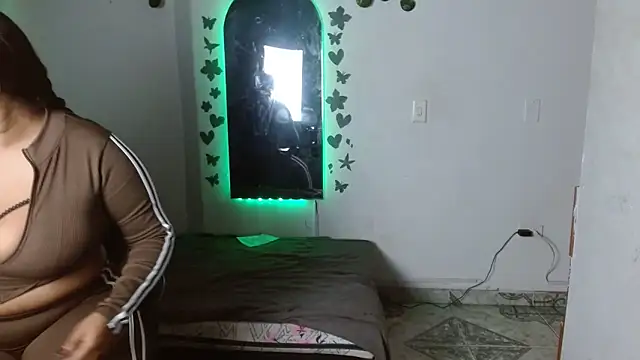 Ebony luna online show from May 13, 2026, 12:45 pm