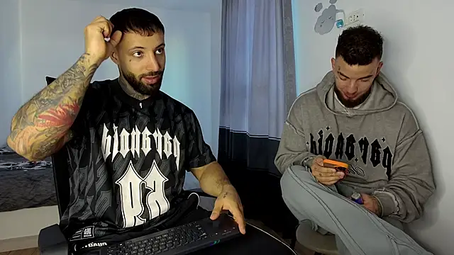 MasculineGuy99 online show from November 14, 2025, 7:23 am