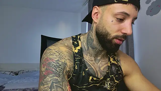 MasculineGuy99 online show from December 16, 2025, 9:35 am