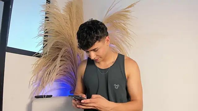 Thiago Connor21 online show from November 3, 2025, 6:55 pm